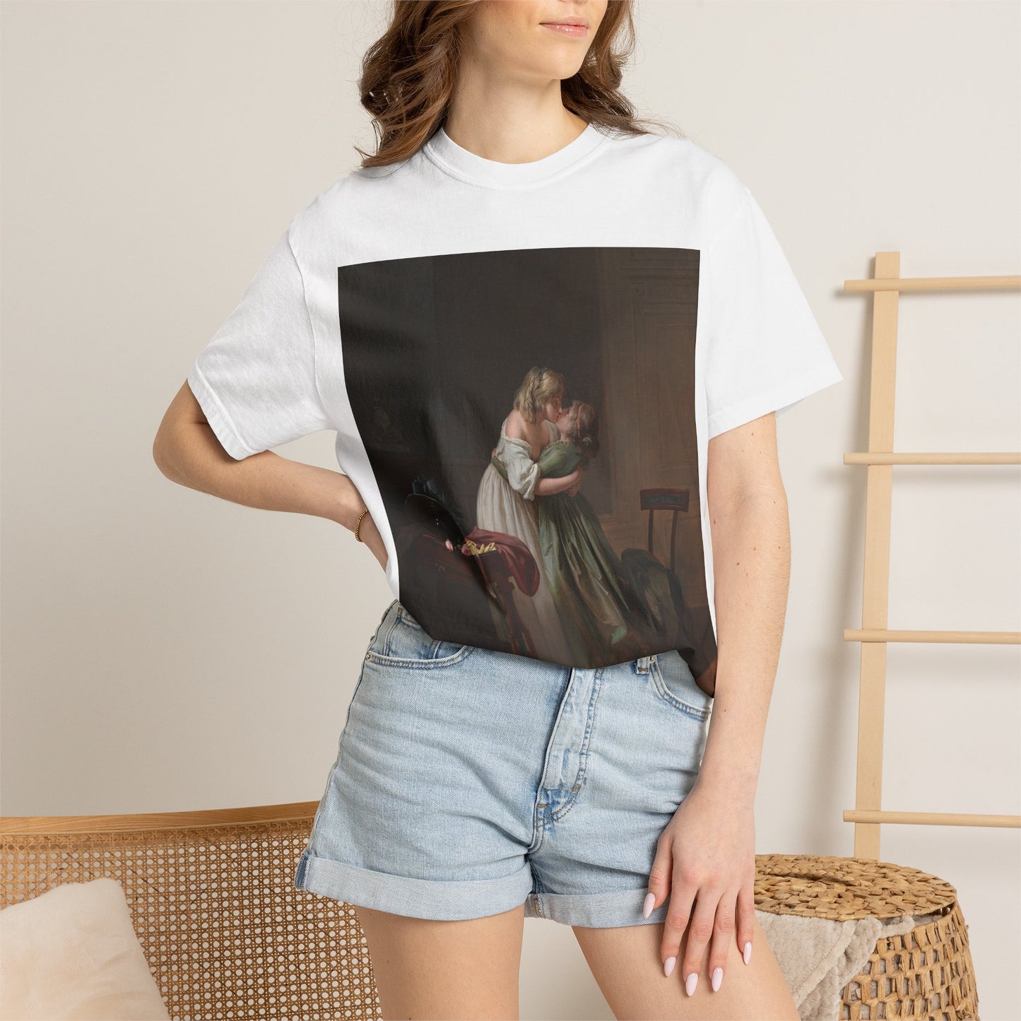 Camiseta con Estampado de Arte Romántico Vintage – Disponible en Blanco y Negro