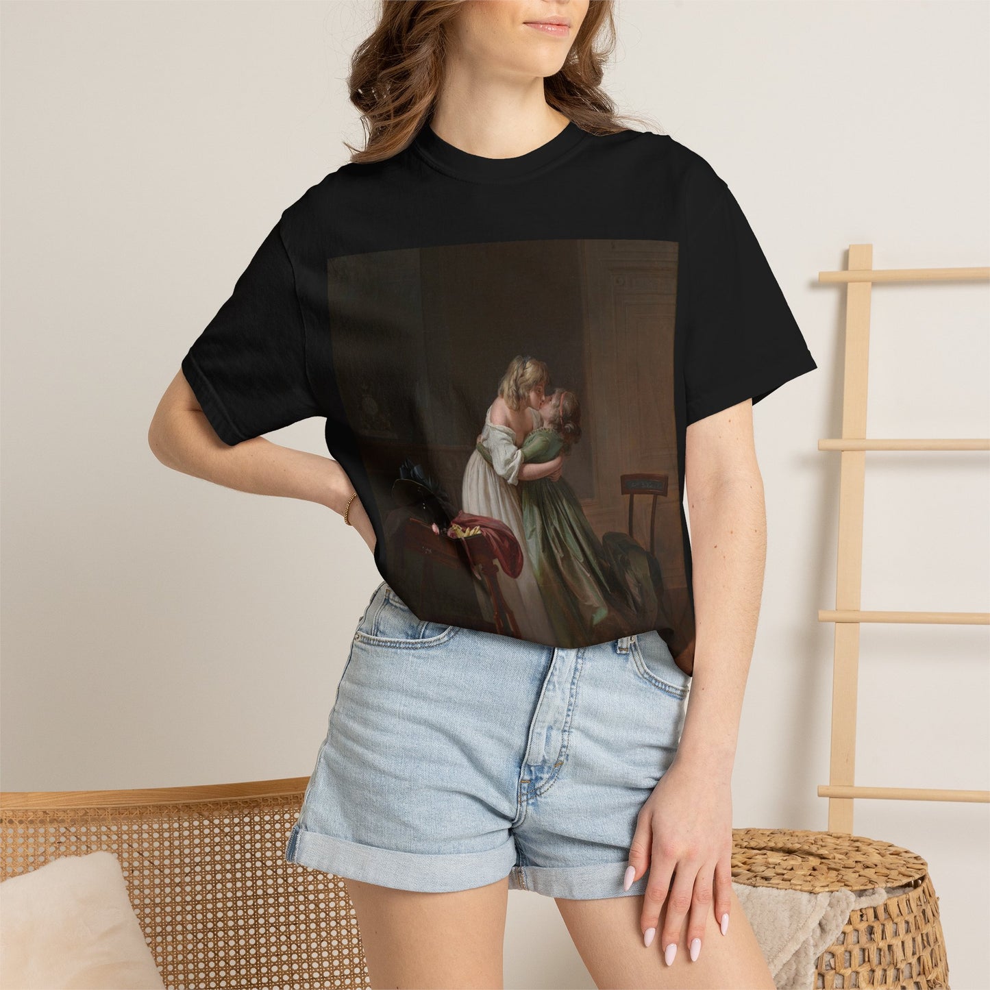 Camiseta con Estampado de Arte Romántico Vintage – Disponible en Blanco y Negro